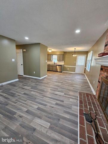 718 LAKEVIEW PKWY, Locust Grove, VA 22508
