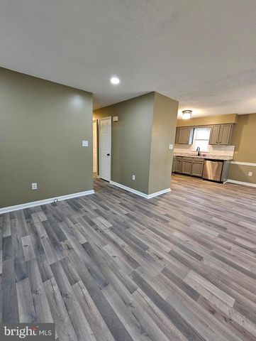 718 LAKEVIEW PKWY, Locust Grove, VA 22508