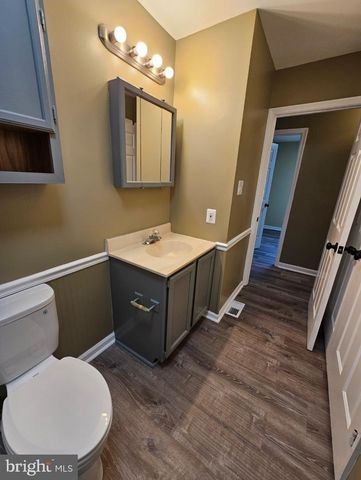 718 LAKEVIEW PKWY, Locust Grove, VA 22508