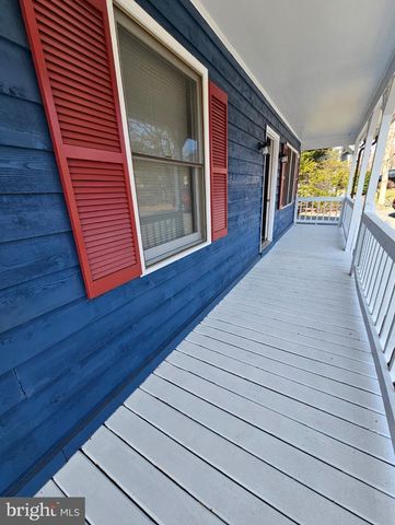718 LAKEVIEW PKWY, Locust Grove, VA 22508