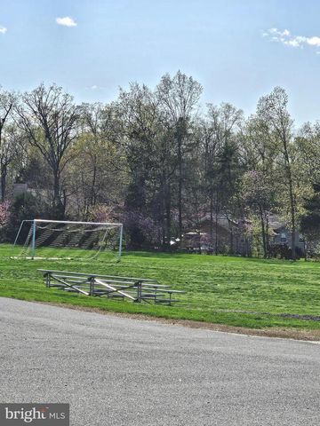 718 LAKEVIEW PKWY, Locust Grove, VA 22508