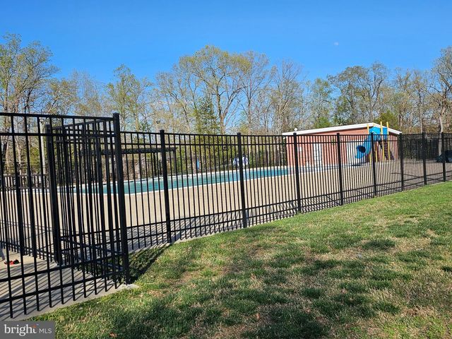 718 LAKEVIEW PKWY, Locust Grove, VA 22508