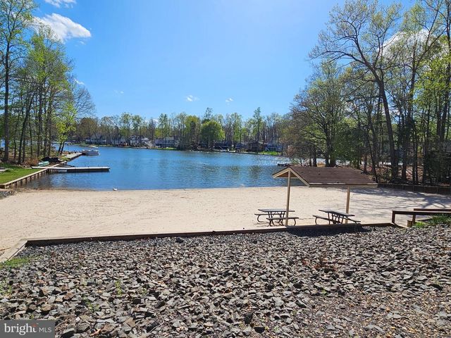 718 LAKEVIEW PKWY, Locust Grove, VA 22508