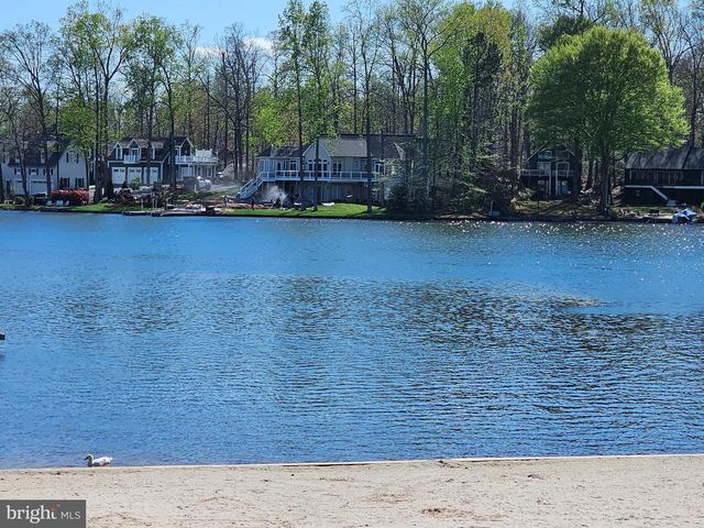 718 LAKEVIEW PKWY, Locust Grove, VA 22508