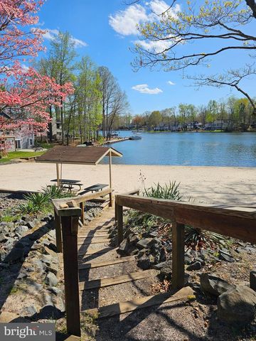 718 LAKEVIEW PKWY, Locust Grove, VA 22508