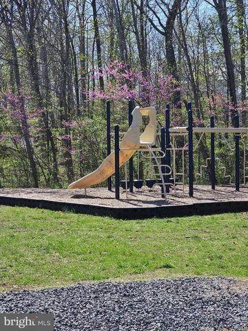 718 LAKEVIEW PKWY, Locust Grove, VA 22508