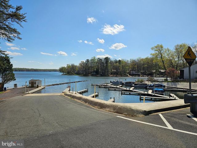 718 LAKEVIEW PKWY, Locust Grove, VA 22508