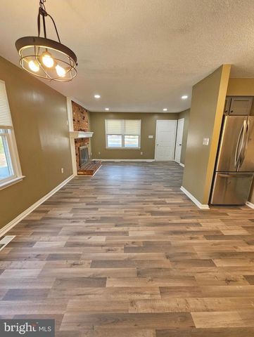 718 LAKEVIEW PKWY, Locust Grove, VA 22508
