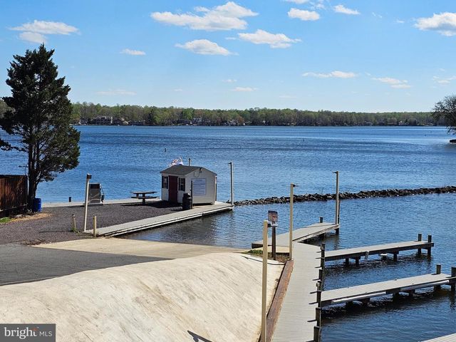 718 LAKEVIEW PKWY, Locust Grove, VA 22508