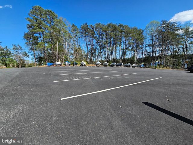 718 LAKEVIEW PKWY, Locust Grove, VA 22508
