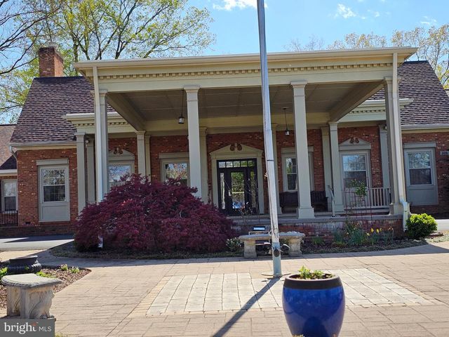 718 LAKEVIEW PKWY, Locust Grove, VA 22508
