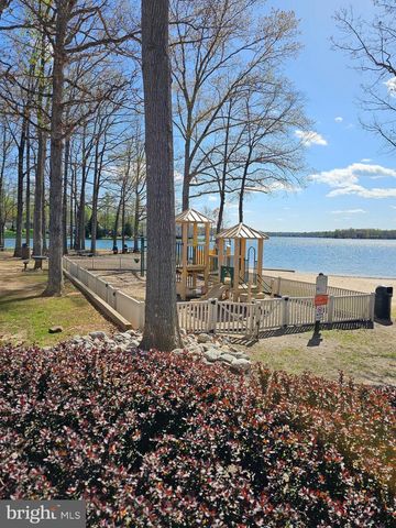 718 LAKEVIEW PKWY, Locust Grove, VA 22508