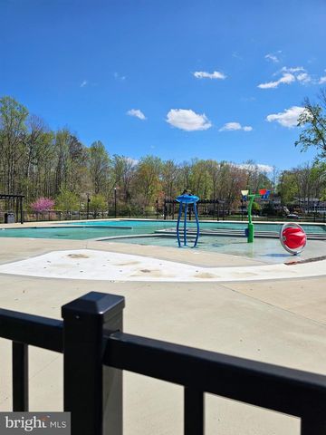 718 LAKEVIEW PKWY, Locust Grove, VA 22508