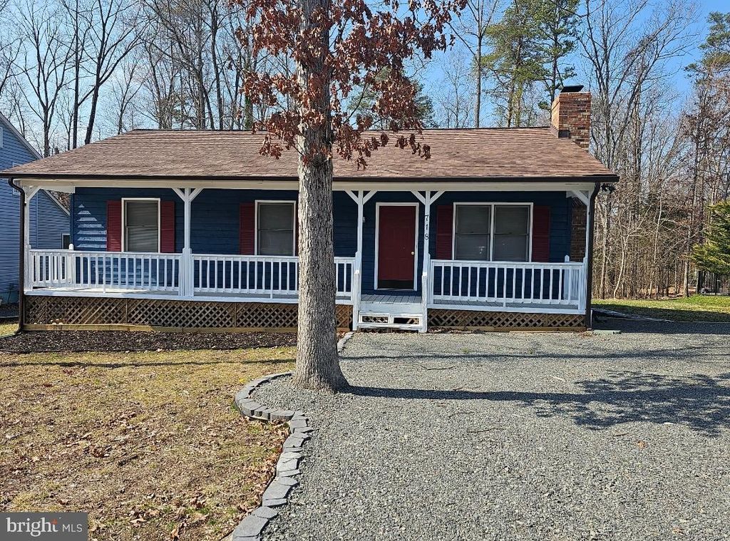 718 LAKEVIEW PKWY, Locust Grove, VA 22508