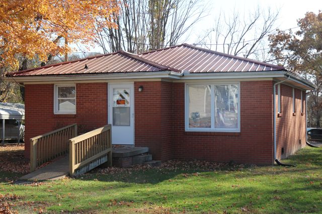 300 Walton Ave, Lafayette, TN 37083