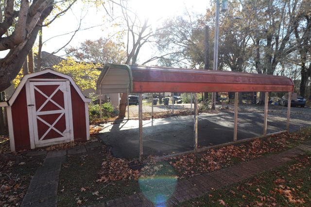 300 Walton Ave, Lafayette, TN 37083