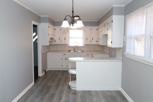 300 Walton Ave, Lafayette, TN 37083