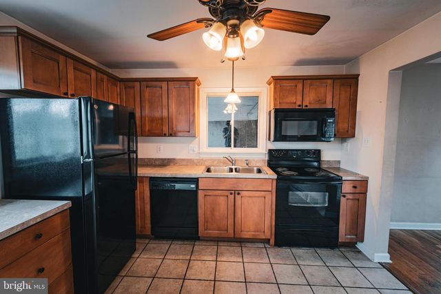 2935 MORNINGSIDE DR, Camp Hill, PA 17011