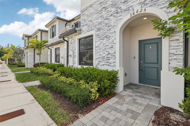 28625 SW 132nd Ct, Homestead, FL 33033