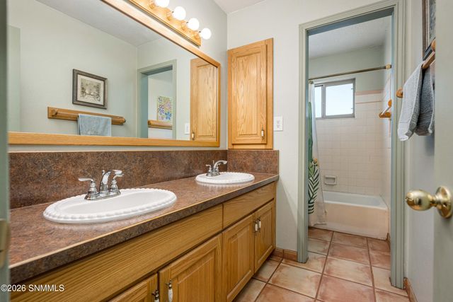 1045 Wofford Drive, Las Cruces, NM 88001