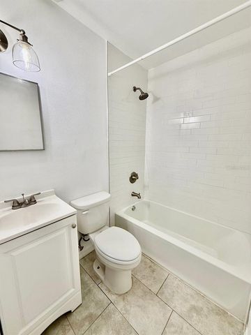 1302 E NEW ORLEANS AVENUE, Tampa, FL 33603