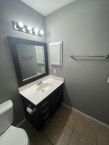 5724 SALUKI Drive B, El Paso, TX 79924