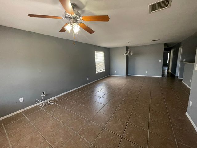 5724 SALUKI Drive B, El Paso, TX 79924