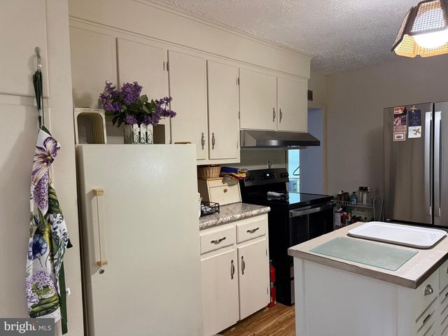 108 BROOKLYN AVE, Laurel, DE 19956