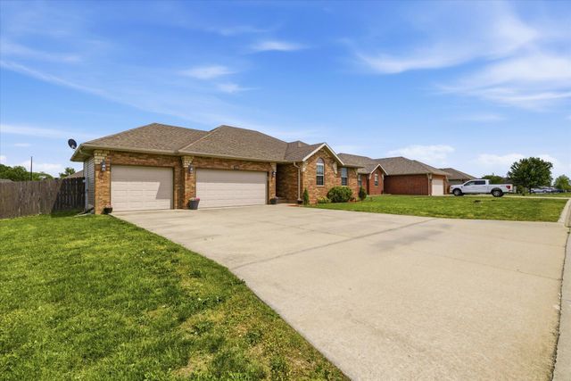 1126 S Rome Avenue, Republic, MO 65738