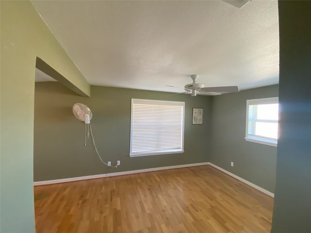 104 Long View Drive, Mineral Wells, TX 76067