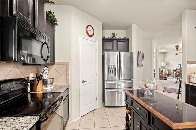 107 Holly Street, Waxahachie, TX 75165