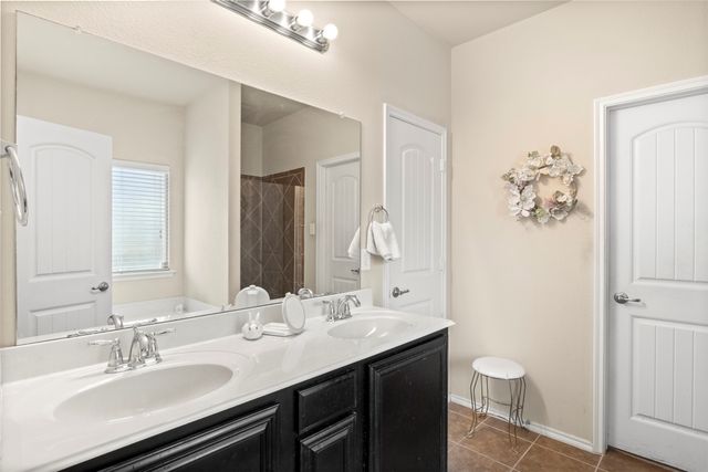 107 Holly Street, Waxahachie, TX 75165