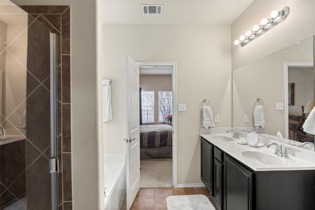 107 Holly Street, Waxahachie, TX 75165