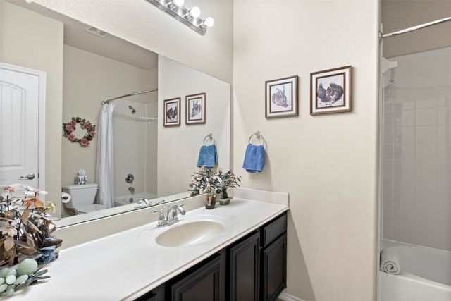 107 Holly Street, Waxahachie, TX 75165