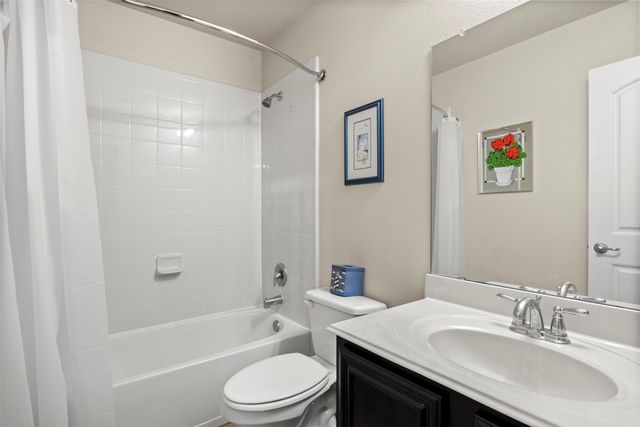 107 Holly Street, Waxahachie, TX 75165