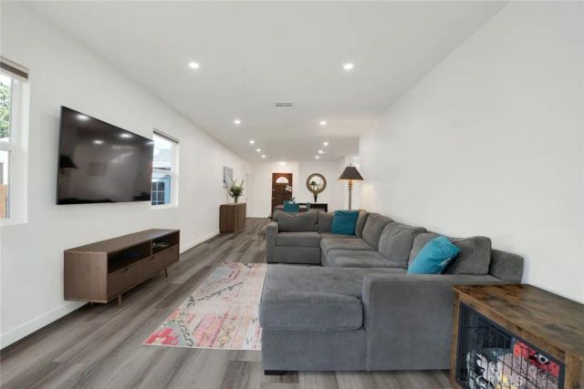 7743 Wynne Avenue, Reseda, CA 91335