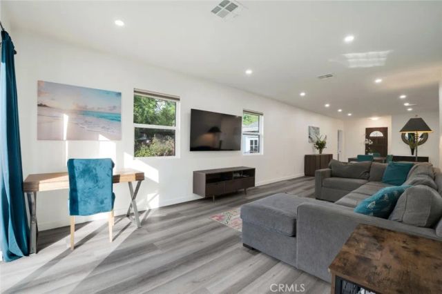 7743 Wynne Avenue, Reseda, CA 91335