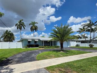 341 SE 6th Ave, Pompano Beach, FL 33060