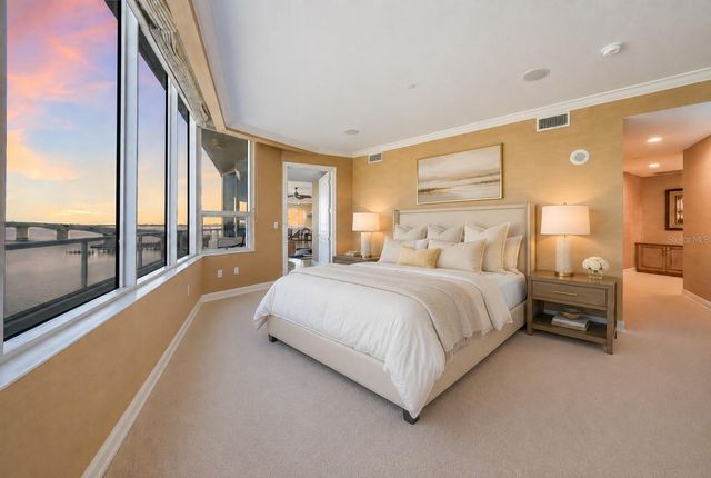 136 GOLDEN GATE POINT 602, Sarasota, FL 34236