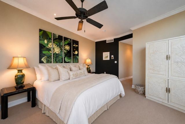 136 GOLDEN GATE POINT 602, Sarasota, FL 34236