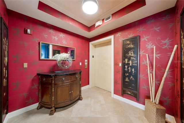 136 GOLDEN GATE POINT 602, Sarasota, FL 34236