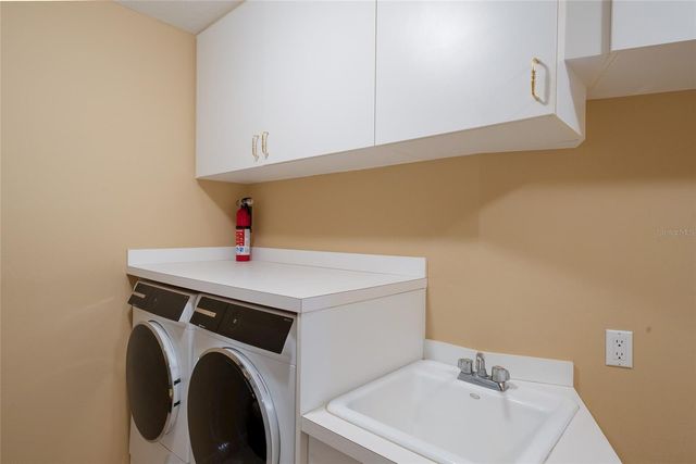 136 GOLDEN GATE POINT 602, Sarasota, FL 34236
