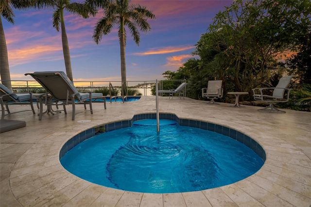 136 GOLDEN GATE POINT 602, Sarasota, FL 34236