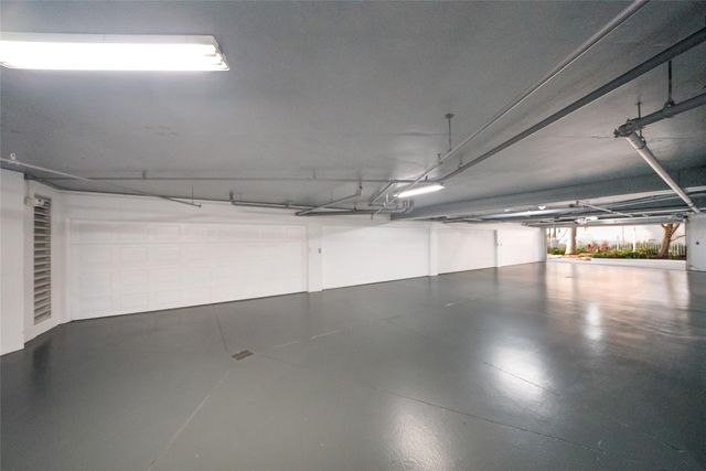 136 GOLDEN GATE POINT 602, Sarasota, FL 34236