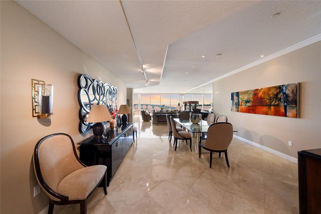 136 GOLDEN GATE POINT 602, Sarasota, FL 34236
