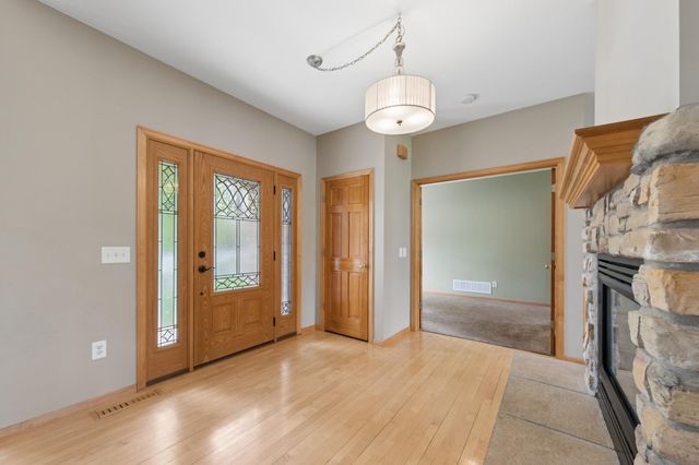 8126 Pristine Pine Trail, Eden Prairie, MN 55347