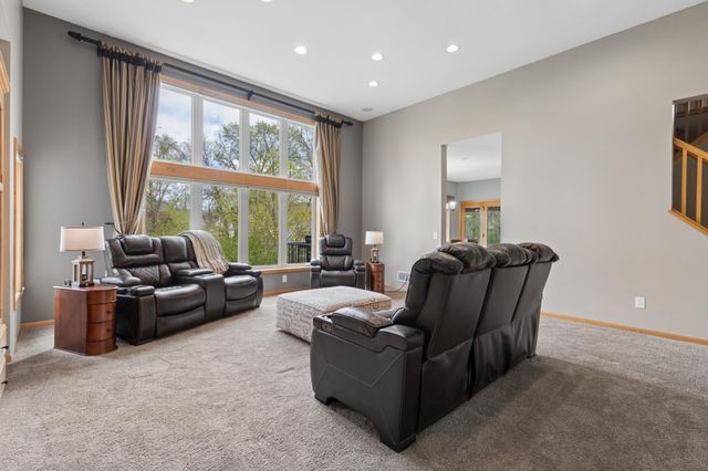 8126 Pristine Pine Trail, Eden Prairie, MN 55347
