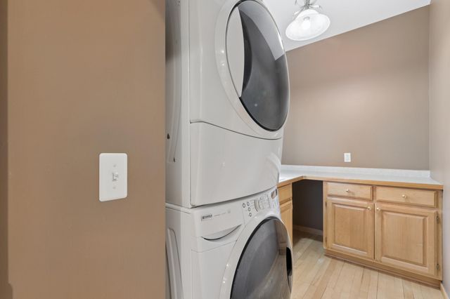 8126 Pristine Pine Trail, Eden Prairie, MN 55347