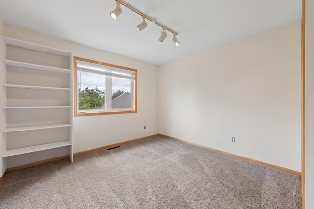 8126 Pristine Pine Trail, Eden Prairie, MN 55347