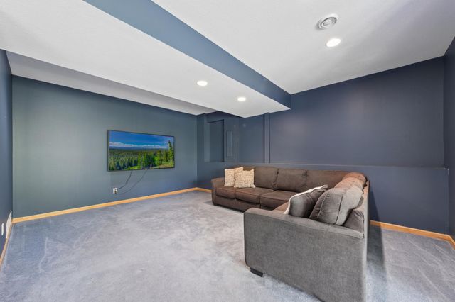 8126 Pristine Pine Trail, Eden Prairie, MN 55347